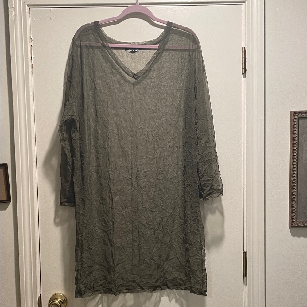 Kedziorek Crinkled Mesh Olive V Neck Tunic